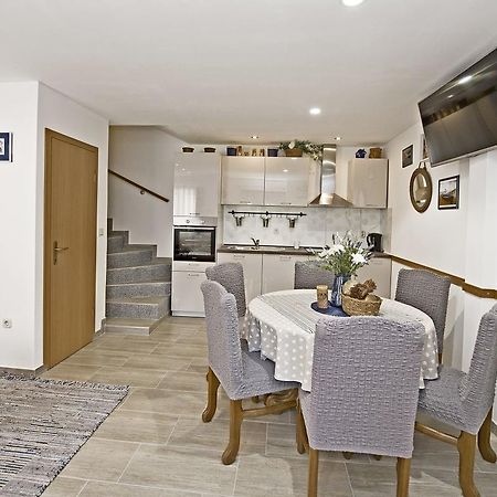 Holiday Home Listesi 1 Trogir Exteriör bild